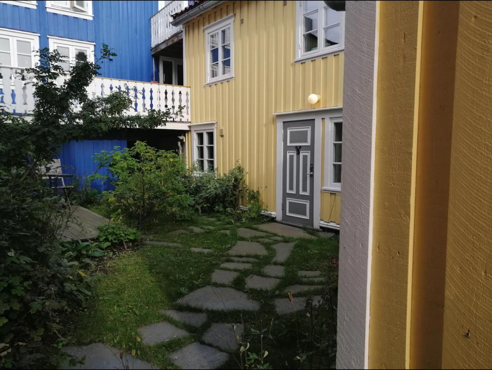 Sjarmerende Historisk Leilighet Midt I Тромсё Экстерьер фото